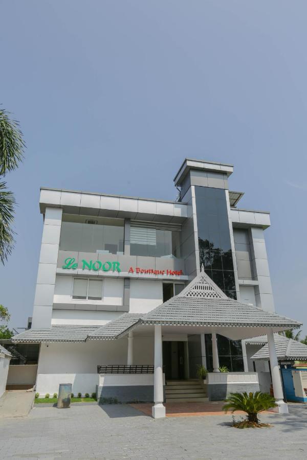 Le Noor Hotel Kochi Exterior photo