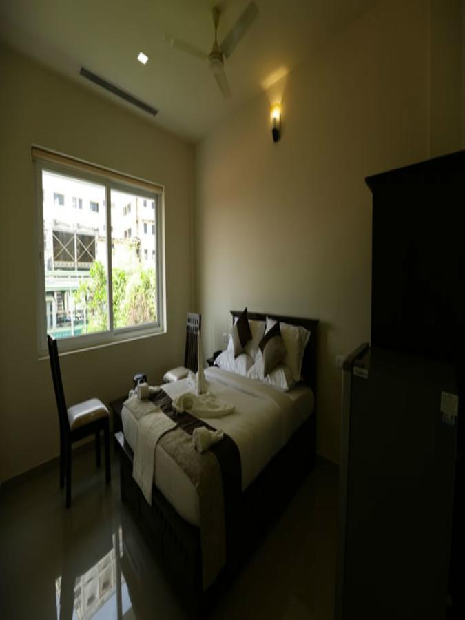 Le Noor Hotel Kochi Exterior photo